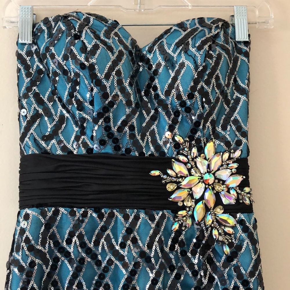 Prom Dress - Picture 2 of 8